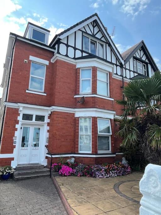 One Bedroom Apartment In The Centre Of Llandudno Exteriör bild