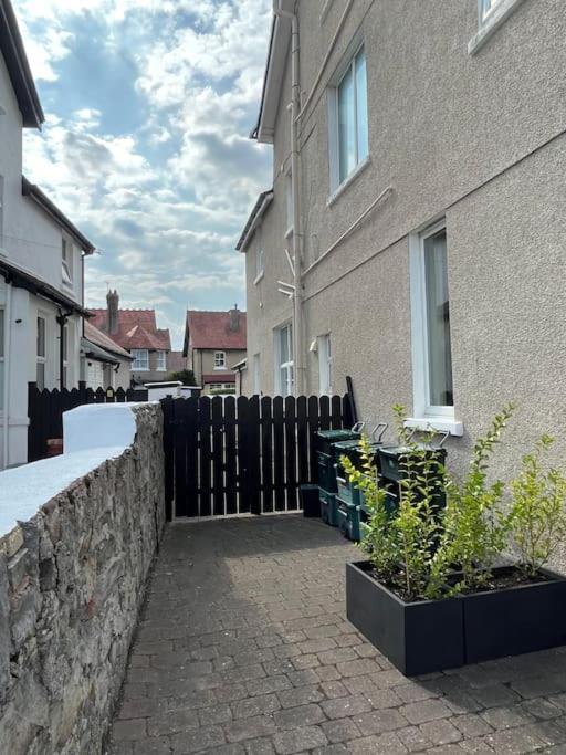 One Bedroom Apartment In The Centre Of Llandudno Exteriör bild